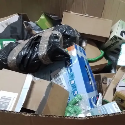PALLET CONTAINING A LARGE QUANTITY OF HOSES