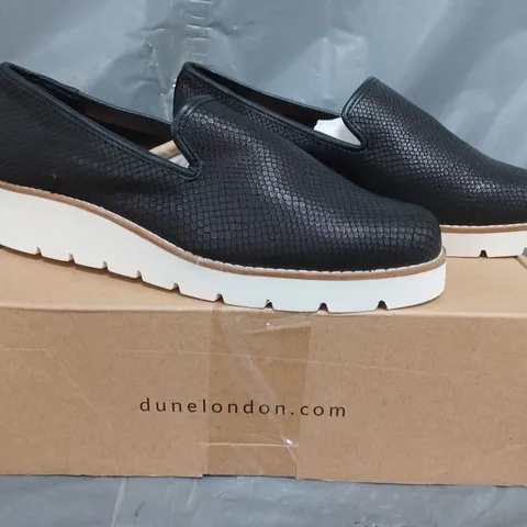 BOXED PAIR OF DUNE LONDON GILLIARD FLATFORM SLIPPER CUT LOAFERS IN BLACK SIZE 5