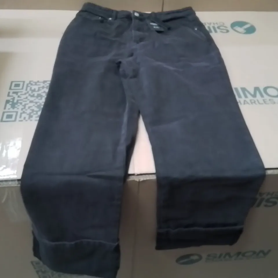 BOXED BRAND NEW APPROXIMATELY 4 SIMPLY BE BLACK JEANS SIZE 14