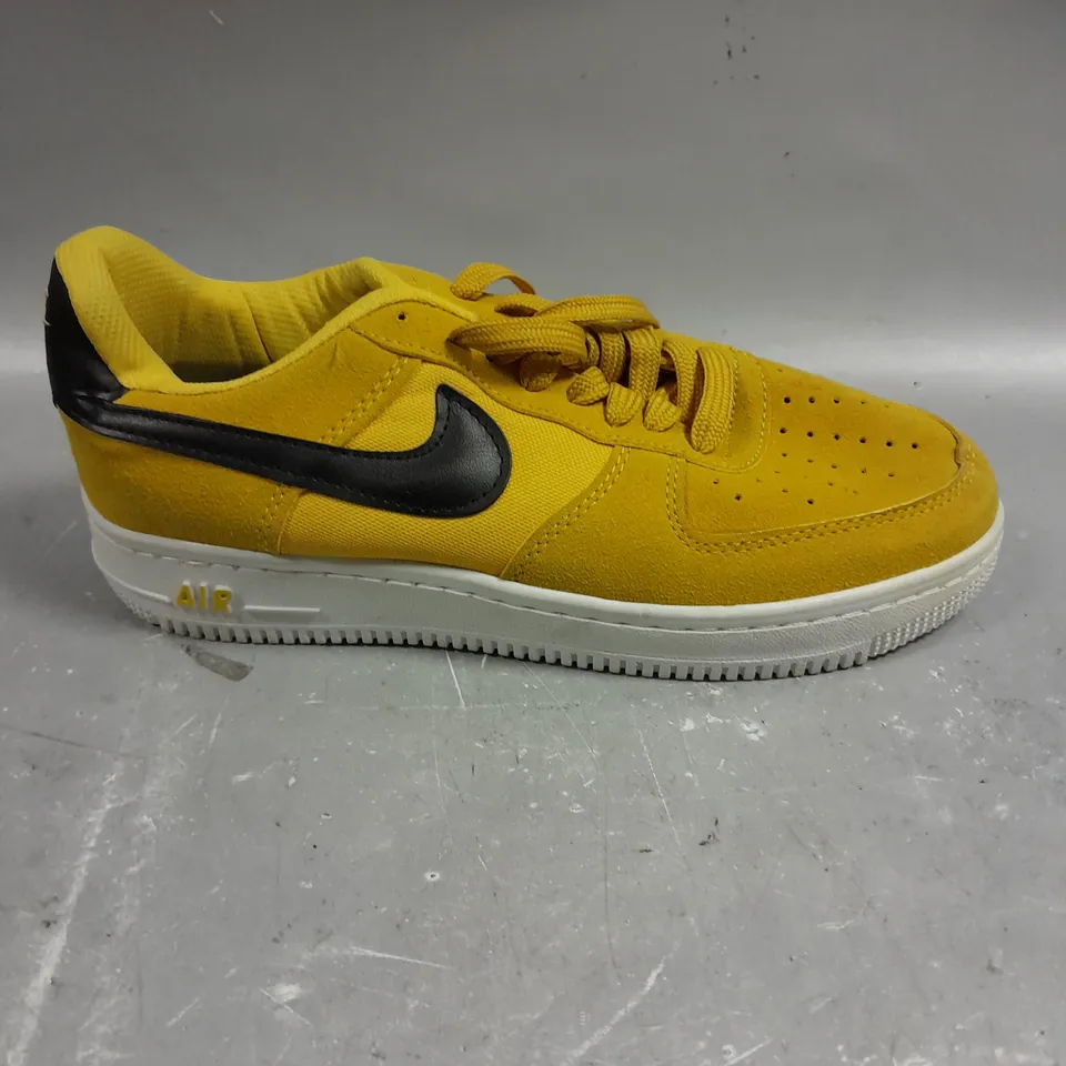 PAIR OF NIKE AIR TRAINERS IN MUSTARD - 5