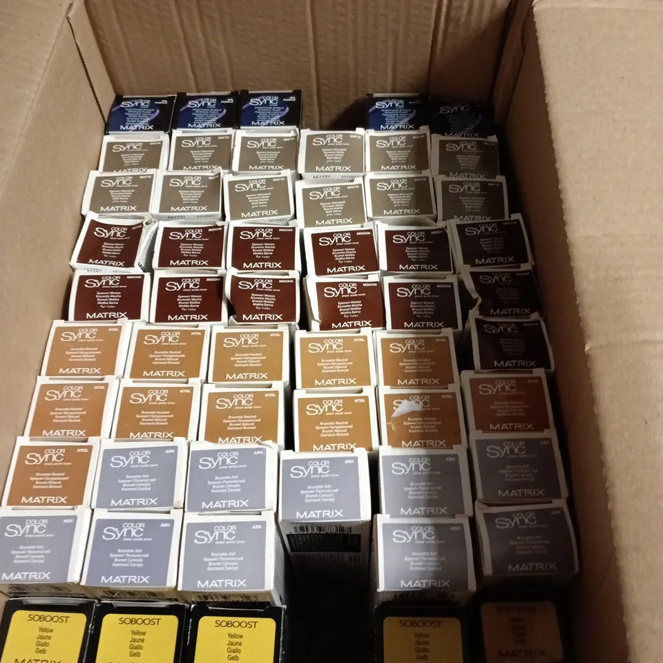 BOX OF APPROXIMATELY 60 MATRIX HAIR CARE PRODUCTS INCLUDING COLOR SYNC VIOLET, BRUNETTE MATTE/MOCHA/NEUTRAL/ASH AND SOBOOST YELLOW