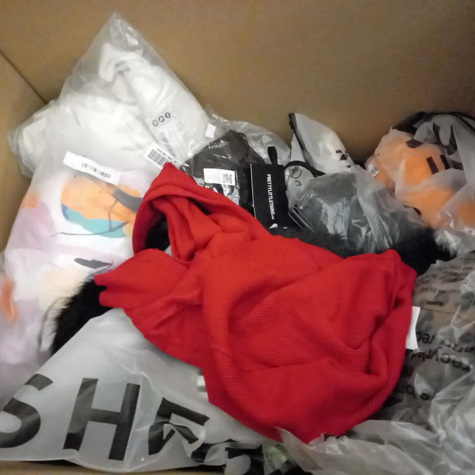 LOT OF APPROX 20 ASSORTED CLOTHING ITEMS VARYING IN SIZE/COLOUR/STYLE TO INCLUDE: TROUSERS, DRESSES, TOPS