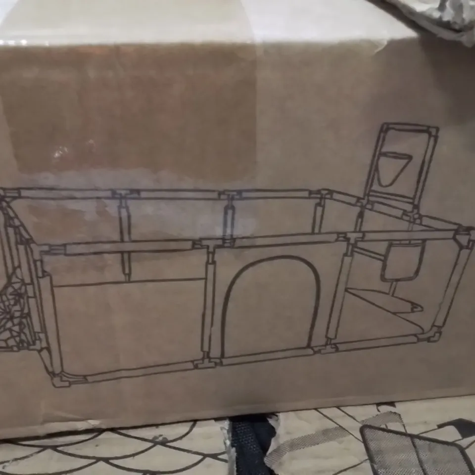 PALLET CONTAINING VARIOUS ASSORTED BOXED HOUSEHOLD ITEMS TO INCLUDE: MULTI SPORTS PLAYPEN, CAMPING COT, COMPUTER DESK, PIZZA OVEN AND LOTS MORE UNMARKED BOXED ITEMS 