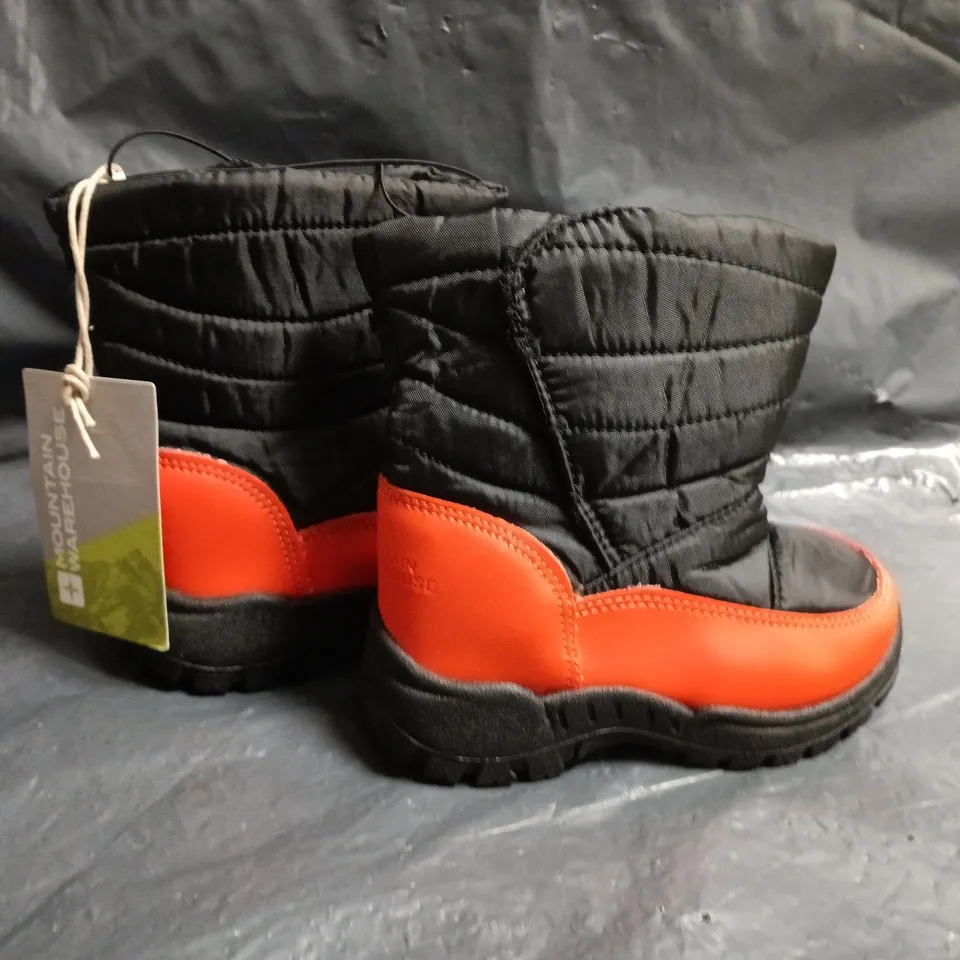 KIDS UNBOXED MOUNTAIN WAREHOUSE WATER REPELLENT  FLEECED SNOW BOOTS - UK 7