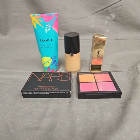 LOT OF 5 ASSORTED COSMETIC PRODUCTS TO INCLUDE - NARS LAGUNA BRONZING POWDER - MAC BRIGHT BLUSH PALETTE - GIORGIO ARMANI LUMINOUS SILK FOUNDATION IN 5.75 - ETC