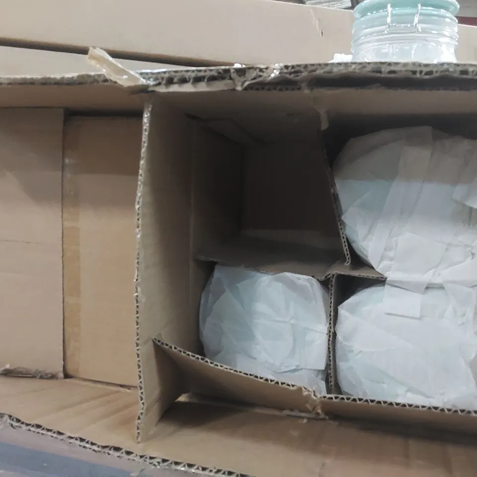 PALLET CONTAINING APPROXIMATELY 600x CERAMIC CLIP LID 500ML JARS AND OTHER ASSORTED ITEMS