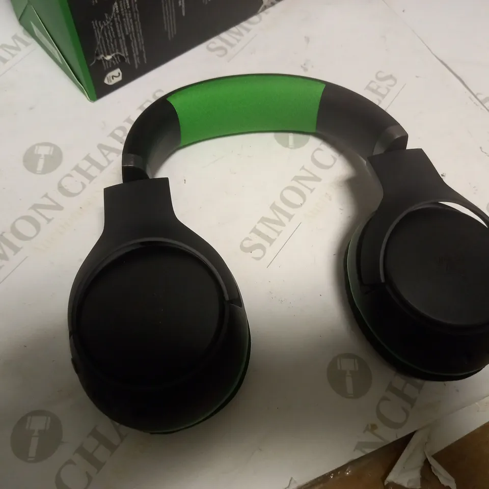 RAZER KAIRA XBOX WIRELESS HEADSET, BLACK/GREEN
