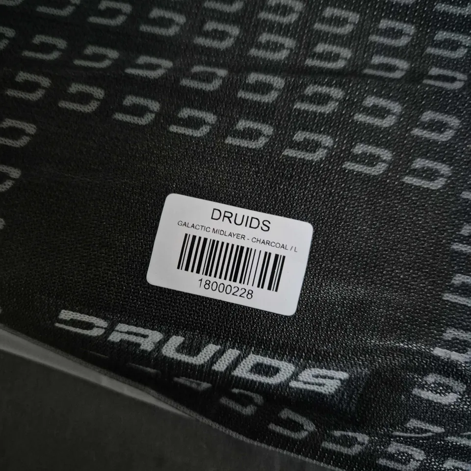 BAGGED DRUIDS GALACTIC MIDLAYER – CHARCOAL, SIZE L