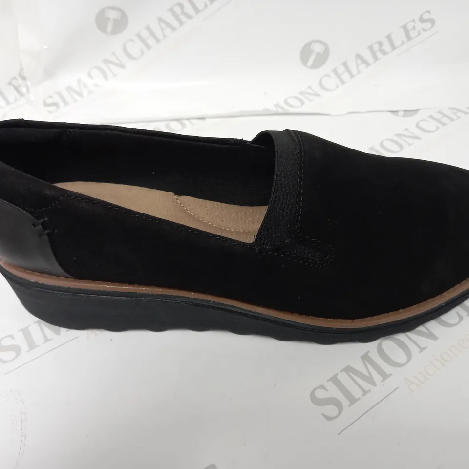 PAIR OF CLARKS DOLLY WIDE LOAFERS BLACK SUEDE SIZE 7