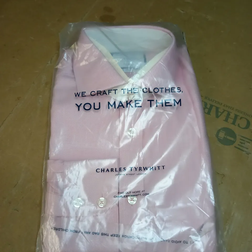CHARLES TRYWHITT PINK NON IRON HENLEY WEAVE CUTAWAY COLLAR CLASSIC FIT SHIRT SIZE 16