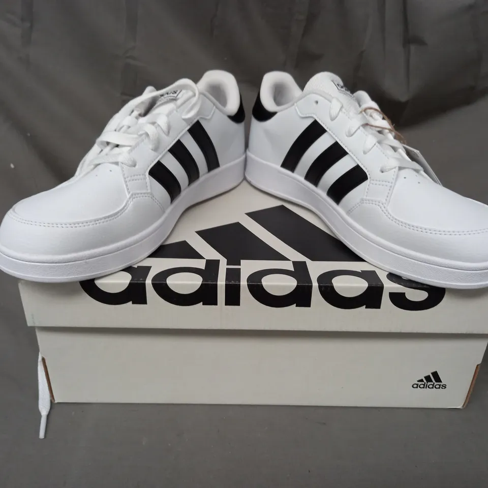 BOXED PAIR OF ADIDAS BREAKNET SHOES IN WHITE/BLACK UK SIZE 6.5