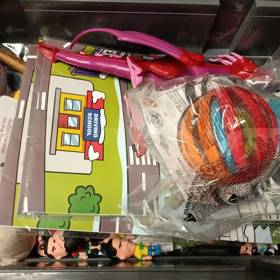 APPROXIMATELY 12 ASSORTED TOYS & GAMES PRODUCTS TO INCLUDE TONIES TABBY MCTAT TOY, BABY EINSTEIN STCIKY SPINNER,  PLAYMOBIL DRAGON TOY, ETC