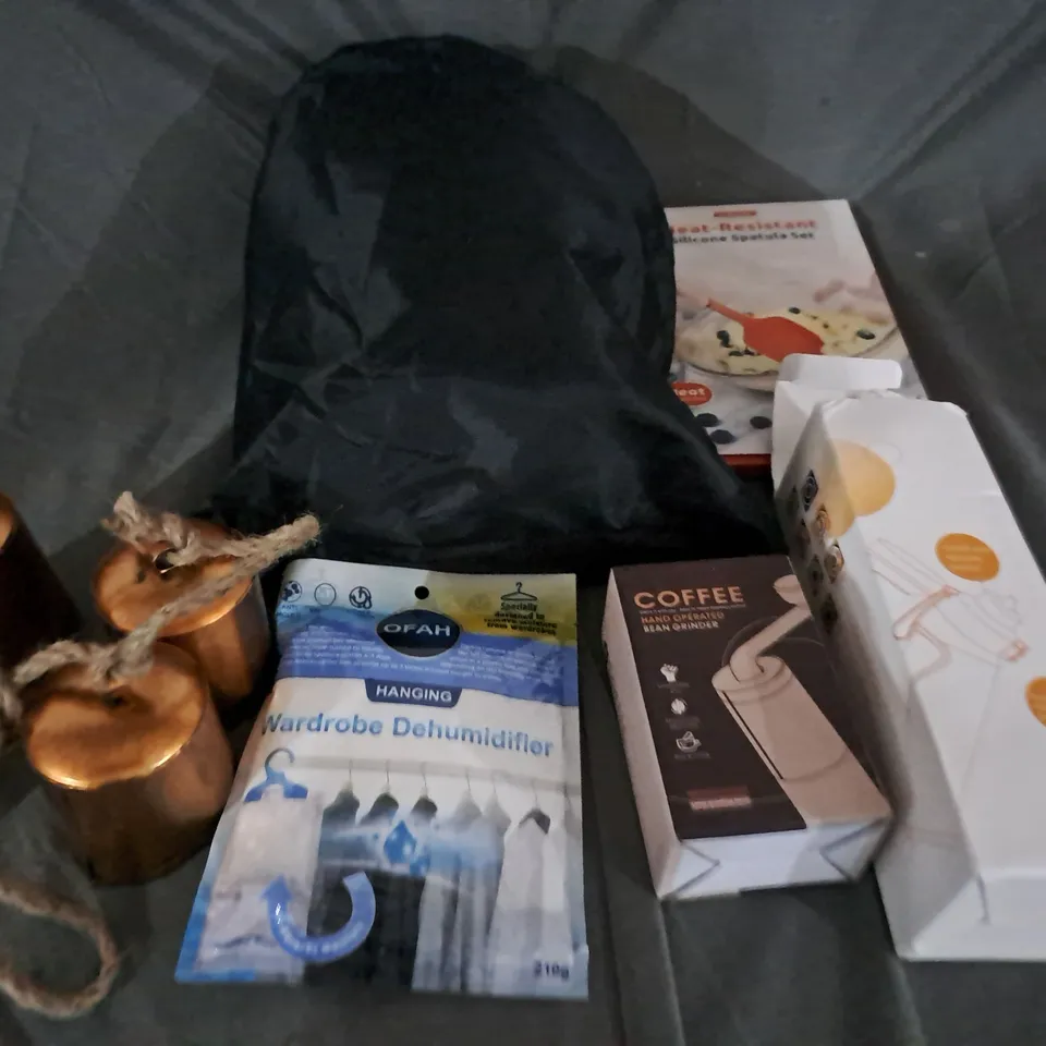 BOX OF APPROXIMATELY 15 ASSORTED ITEMS TO INCLUDE: UTASTE SPATULA SET, COFFEE HAND GRINDER & OFAH DEHUMIDIFIER
