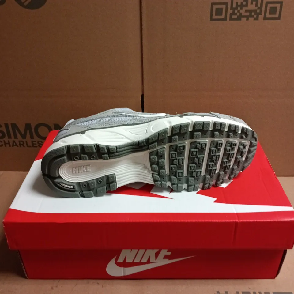 BOXED PAIR OF NIKE P-6000 TRAINERS IN METALLIC SILVER - 5