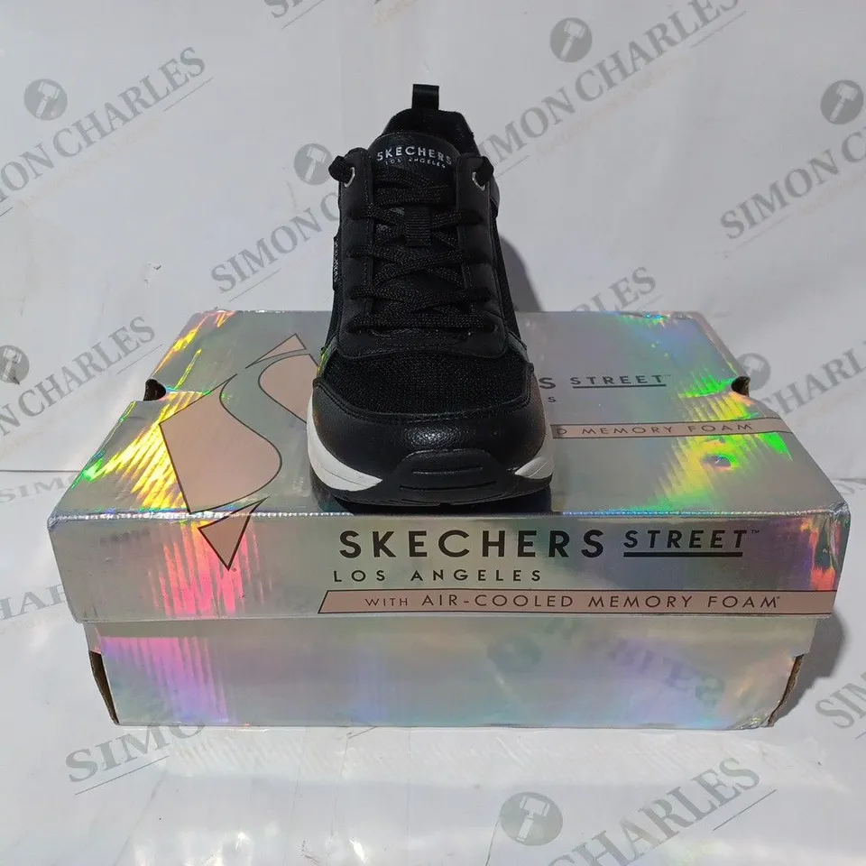 BOXED PAIR OF SKECHERS BILLION TRAINERS IN BLACK UK SIZE 6