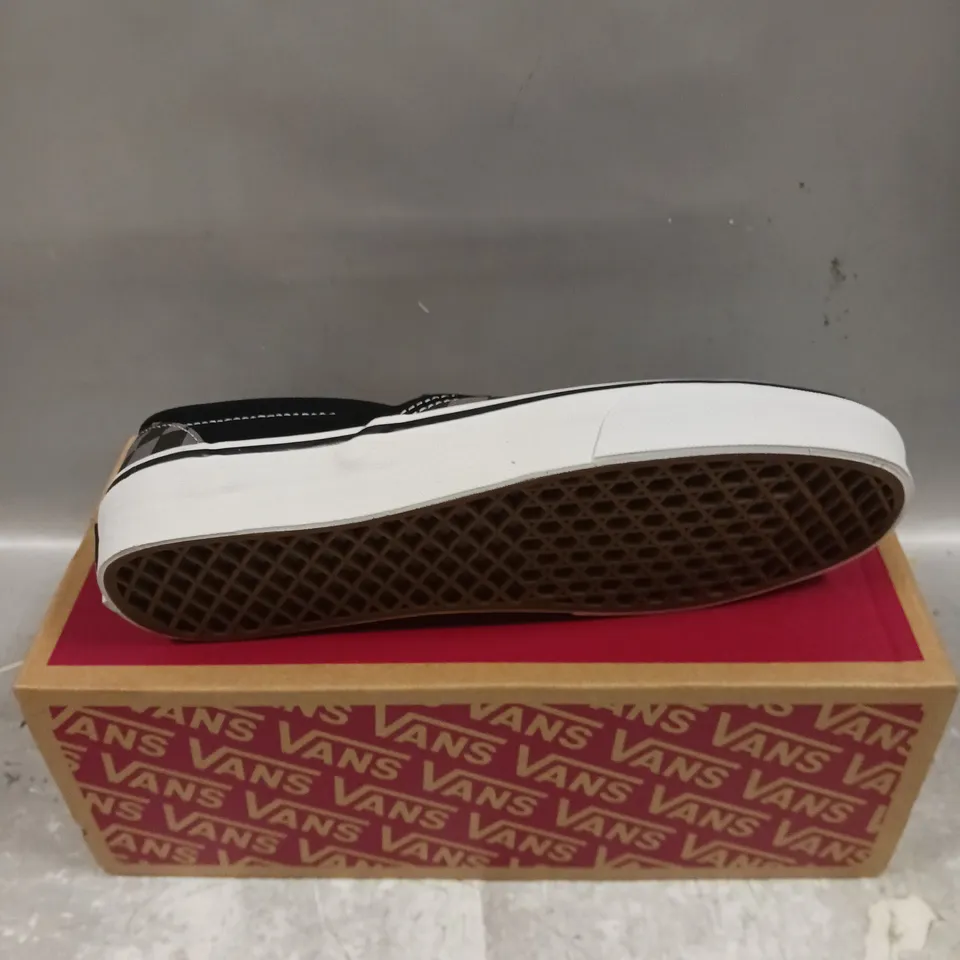 BOXED PAIR OF VANS CLASSIC SLIP ON SHOES - 6