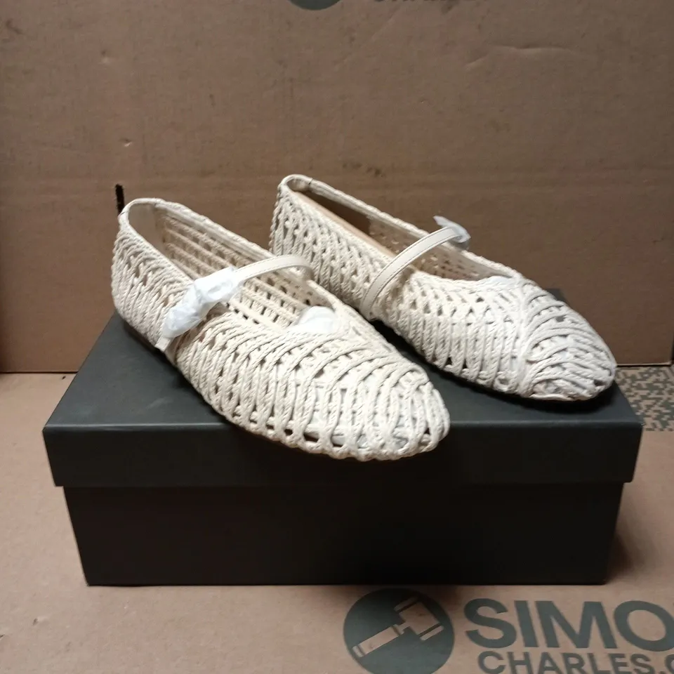 MINT VELVET LILY IVORY WOVEN BALLET PUMP – UK5 (EU38)