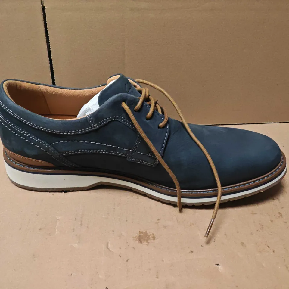 UNBOXED CLARKS NAVY CASUAL LACE-UP SHOES - UK 10 G