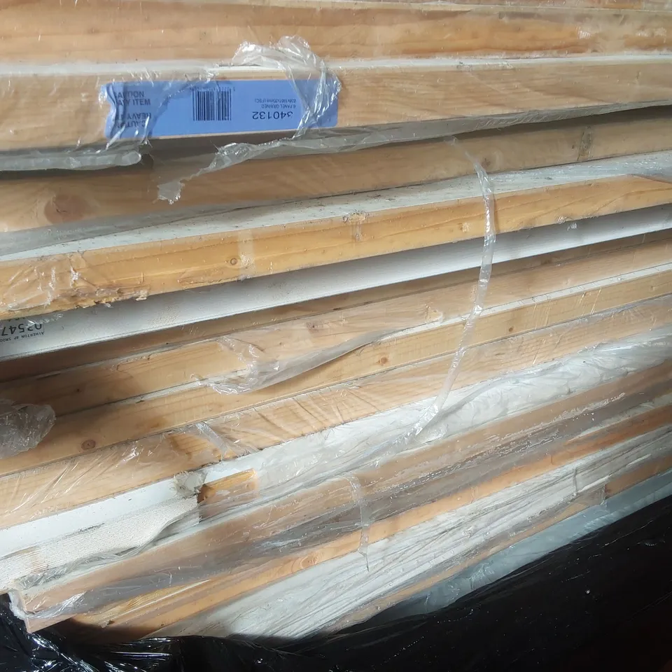 PALLET CONTAINING A VERY LARGE QUANTITY OF ASSORTED DOORS