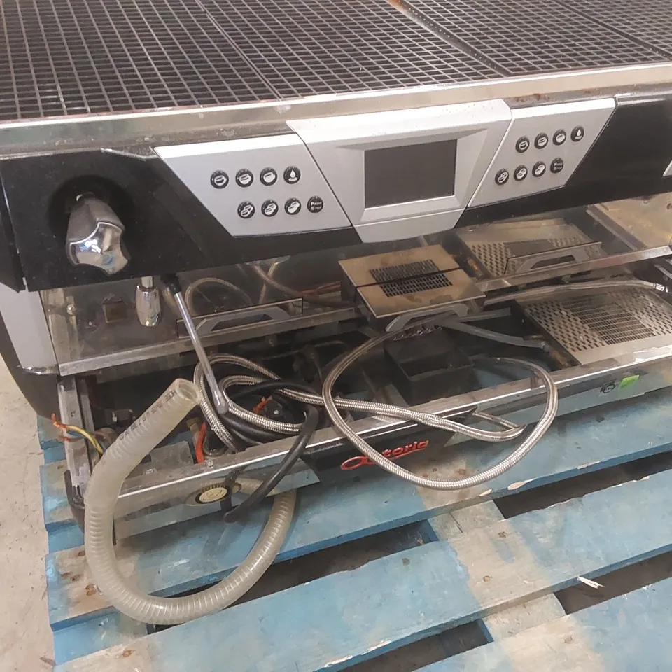 ASTORIA COMMERCIAL 3 GROUP COFFEE MACHINE