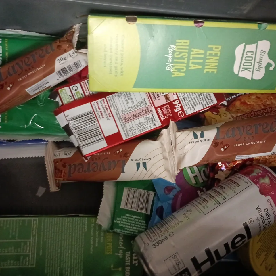 APPROXIMATELY 10 ASSORTED FOOD AND DRINK ITEMS TO INCLUDE CHOPPED TOMATOES, HUEL, ETC