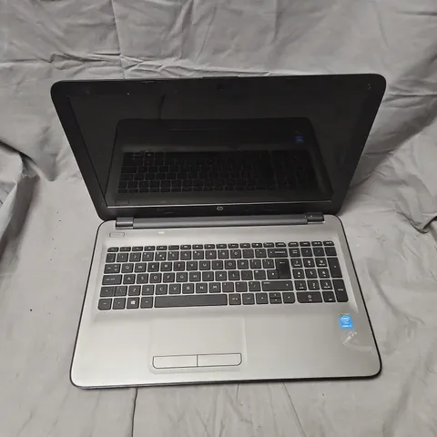HP LAPTOP COMPUTER – SILVER (TPN-C125)