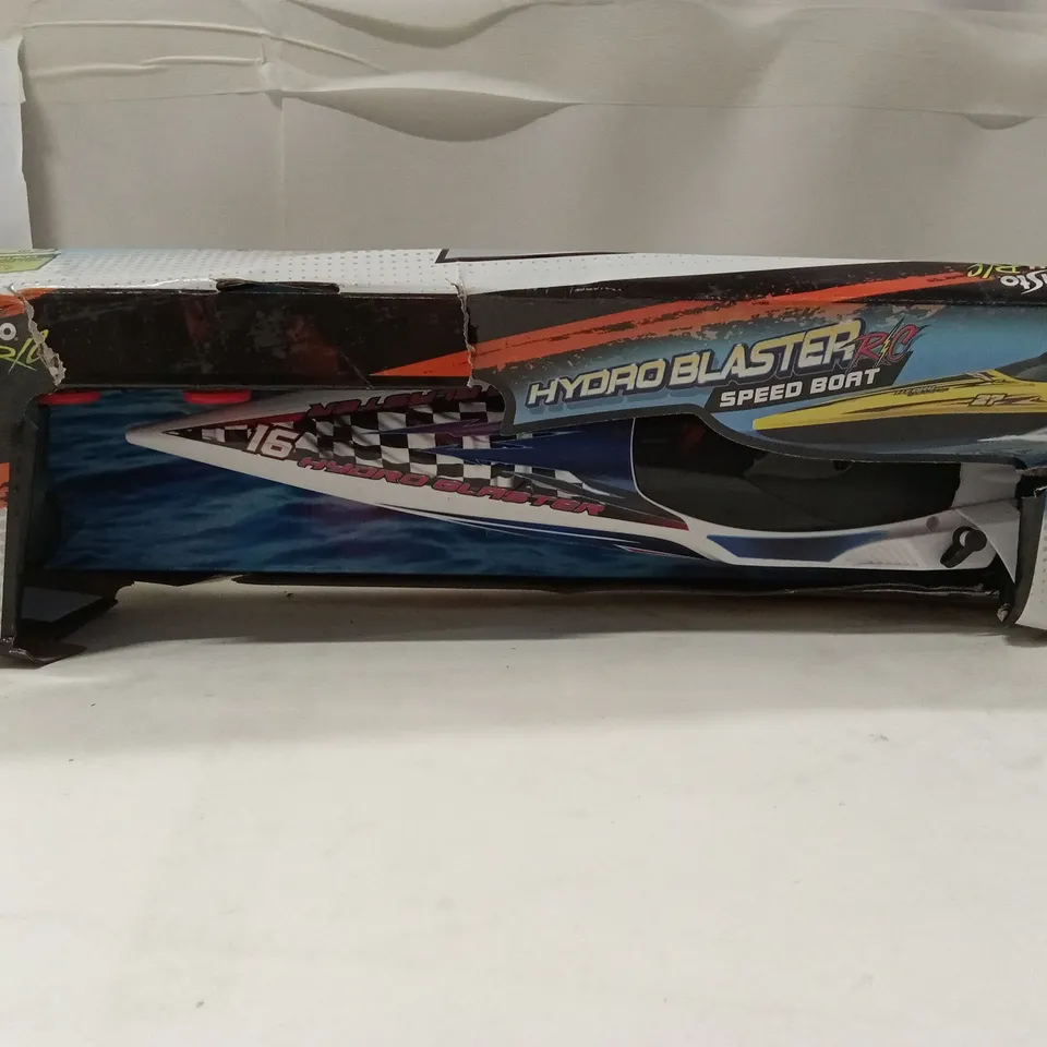 BOXED MAISTO TECH RC HYDRO BLASTER SPEED BOAT – REMOTE CONTROLLED