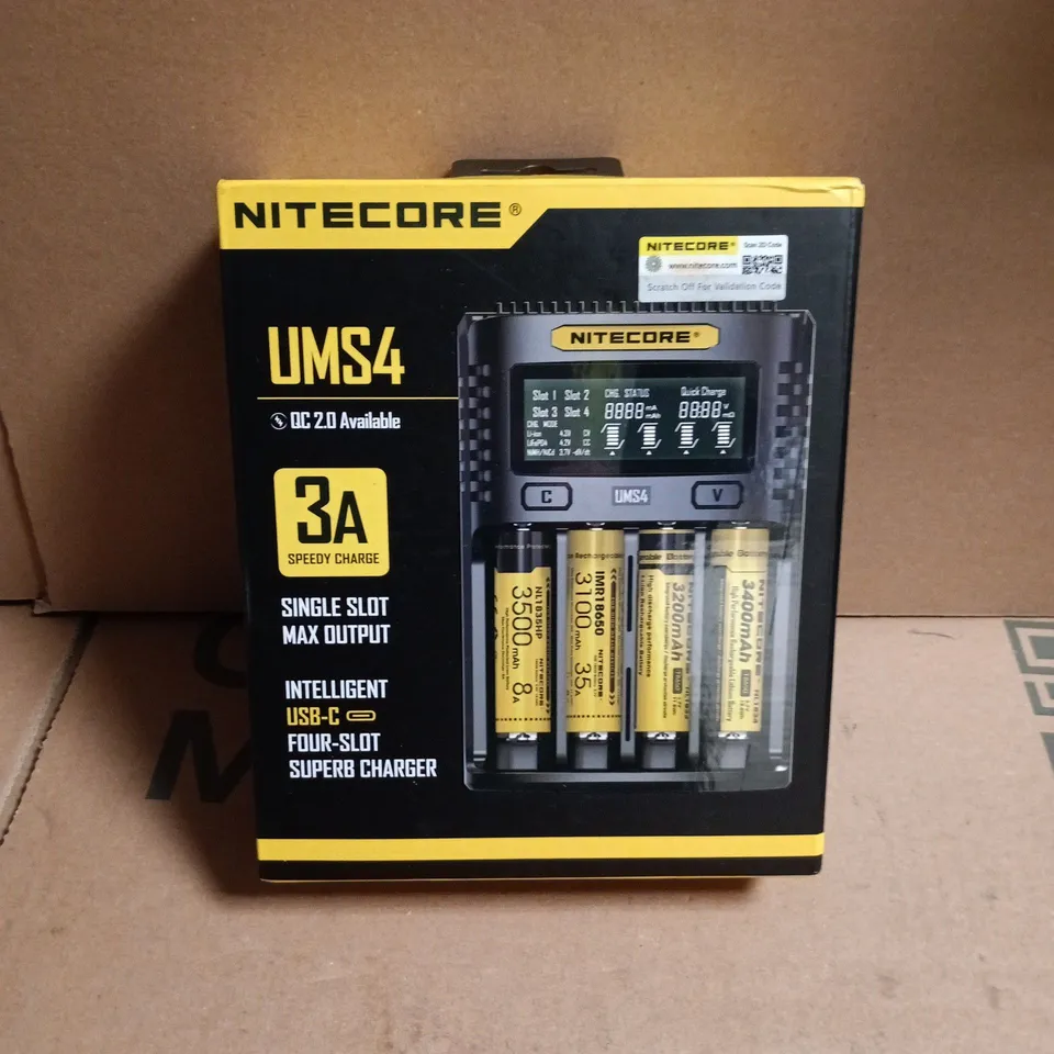 NITECORE UM4 FOUR-SLOT USB-C BATTERY CHARGER