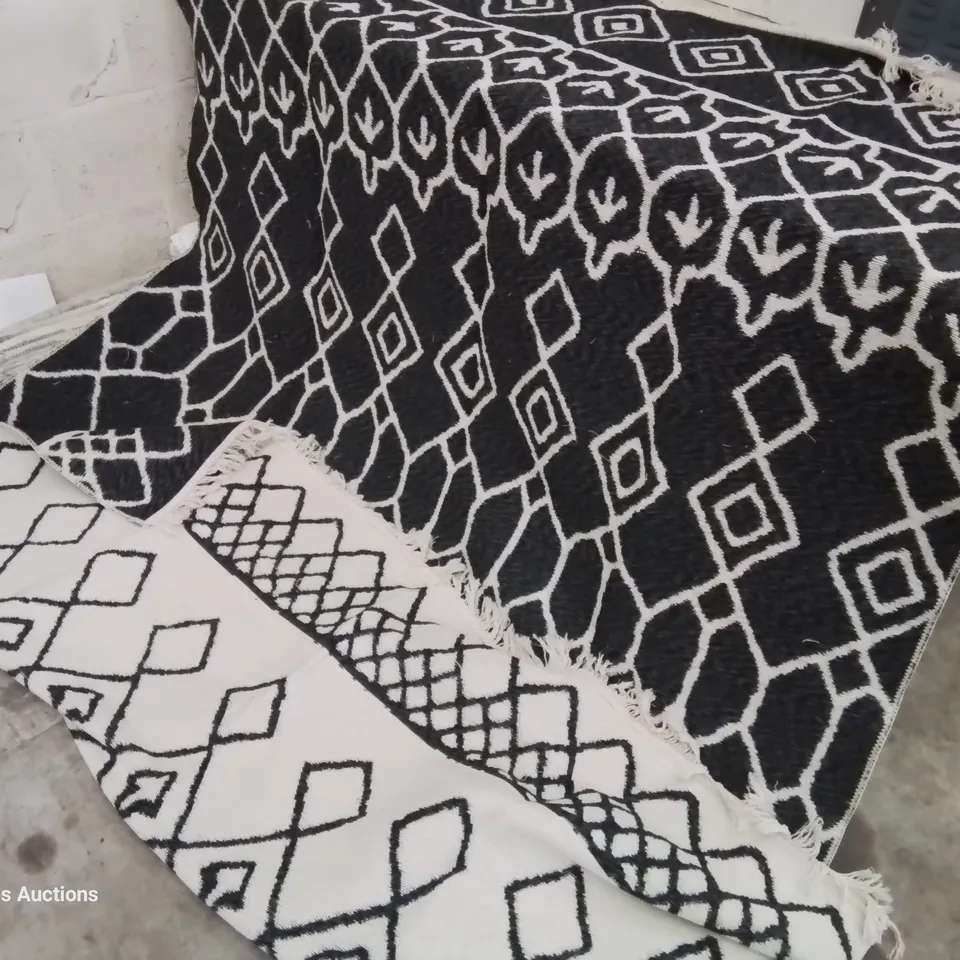 DESIGNER JARIN COTTON CREAM/BLACK SCANDI RUG APPROXIMATELY 180 × 260cm