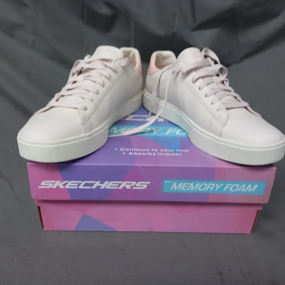 boxed PAIR OF SKECHERS COURT CLASSIC EDEN TRAINERS IN BLUSH SIZE 4.5 