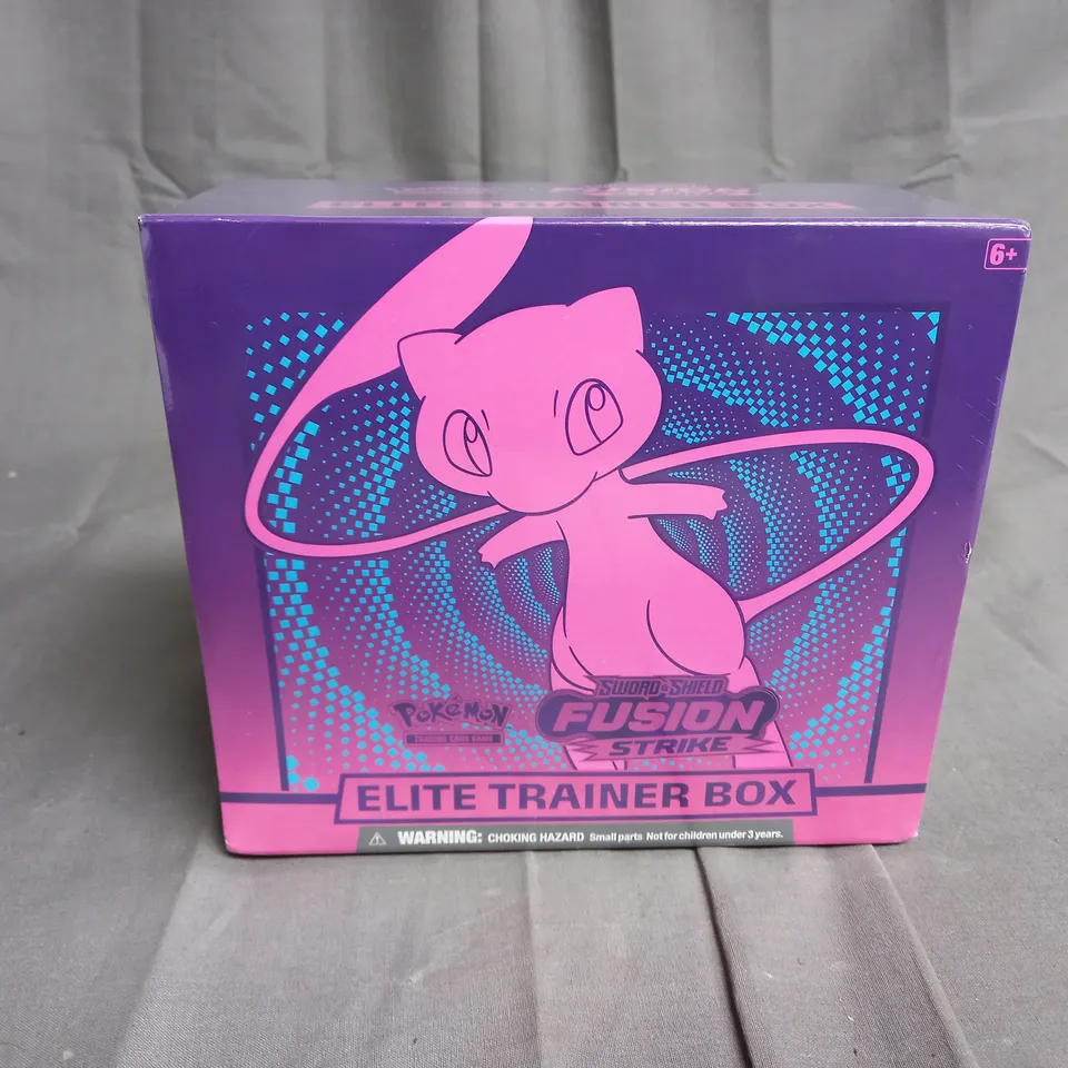 POKEMON SWORD AND SHEILD FUSION STRIKE ELITE TRAINER BOX
