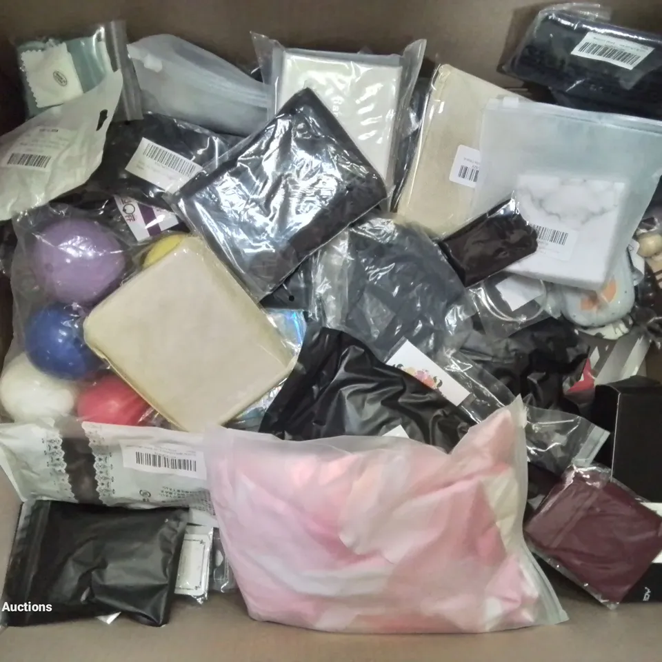 BOX CONTAINING LARGE AMOUNT OF MIXED FASHION ITEMS TO INCLUDE: LARGE AMOUNT OF SILVER PLATE AND COSTUME JEWELLERY, CLOTHING ITEMS ETC.