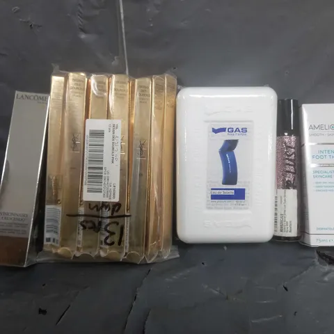 BOX OF APPROXIMATELY 15 ASSORTED HEALTH & BEAUTY ITEMS TO INCLUDE - YSL EYEBROW PENCIL , AMELIORATE INTENSIVE FOOT THERAPY , GAS EAU DE TOILTTE ETC