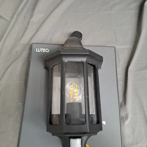 LUTEQ OUTDOOR WALL LIGHT