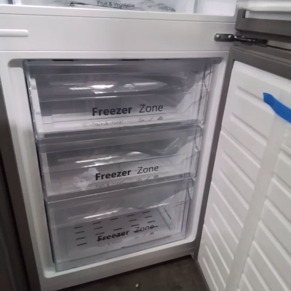 RUSSELL HOBBS FRIDGE FREEZER FREESTANDING FROST FREE WITH REVERSIBLE DOOR, ADJUSTABLE THERMOSTAT & FEET, 70/30 279L, 180CM HIGH, LED LIGHT, 2 YEAR GUARANTEE SILVER RH180FFFF551E1S [ENERGY CLASS E]