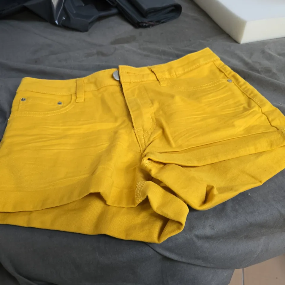 SOO MUSTARD YELLOW SHORTS – 98% COTTON, 2% ELASTANE, SIZE S 