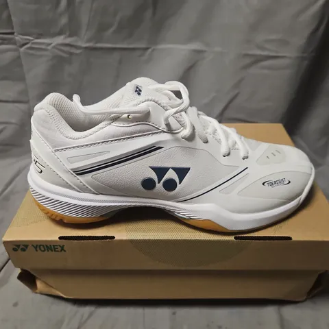 BOXED YONEX POWER CUSHION 65 Z WOMEN WHITE BADMINTON SHOES β UK 6.5