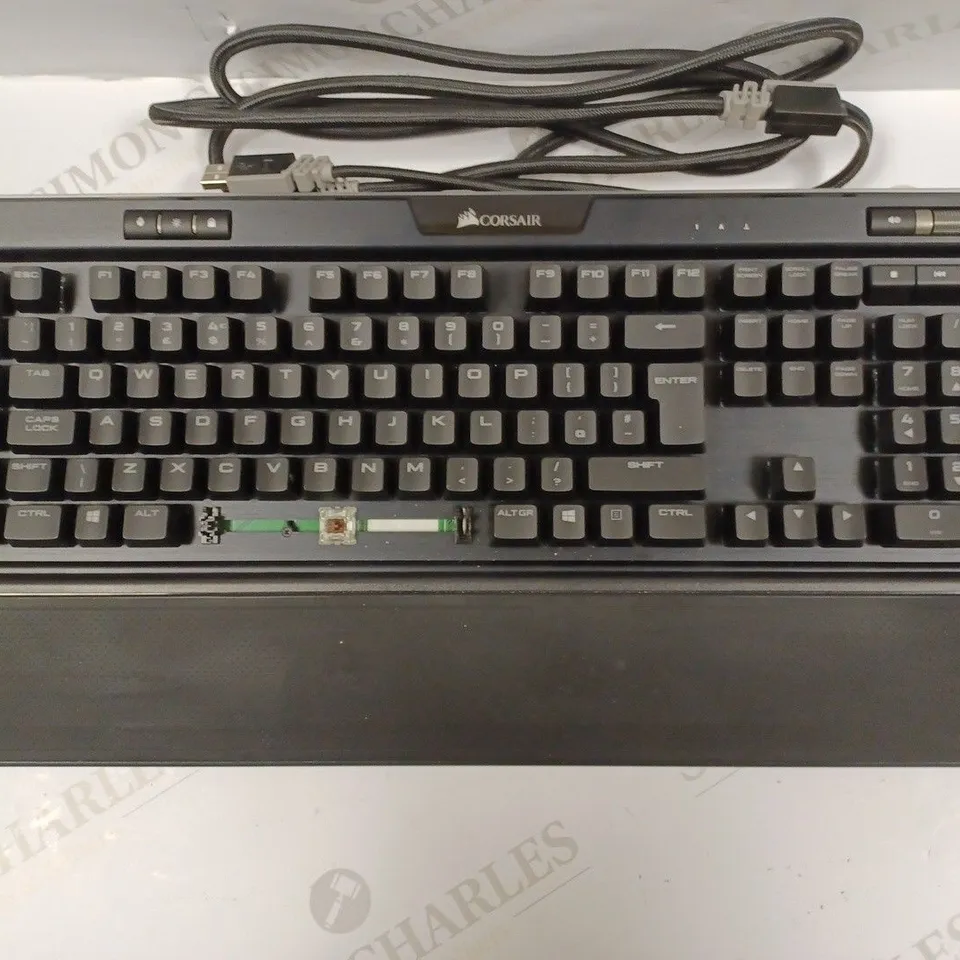 CORSAIR K95 PLATINUM RGB MECHANICAL GAMING KEYBOARD