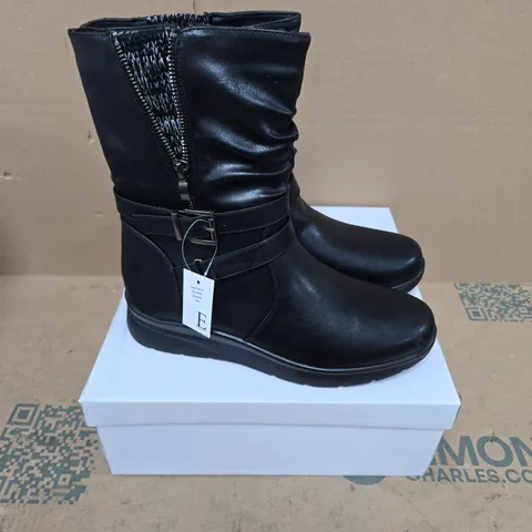 BOXED PAIR OF SHOES BY EMMA CATALINA BOOTS IN BLACK - SIZE 7