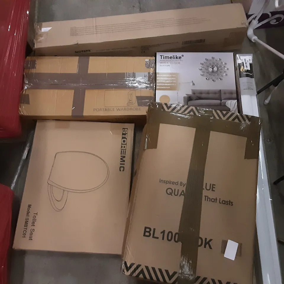 PALLET OF ASSORTED PRODUCTS INCLUDING ACEKOOL AIR FRYER, AMISGLASS, KUYAL CHAIR MAT, STORMIC TOILET SEAT, TIMELIKE WALL CLOCK BOSTON, TAIYUHOMES DAY AND NIGHT ROLLER BLIND