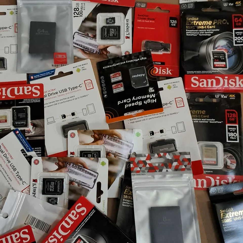 LOT OF APPROXIMATELY 45 ASSORTED MEMORY ITEMS TO INCLUDE SANDISK, KINGSTON AND SUPER SMASH MEDIA