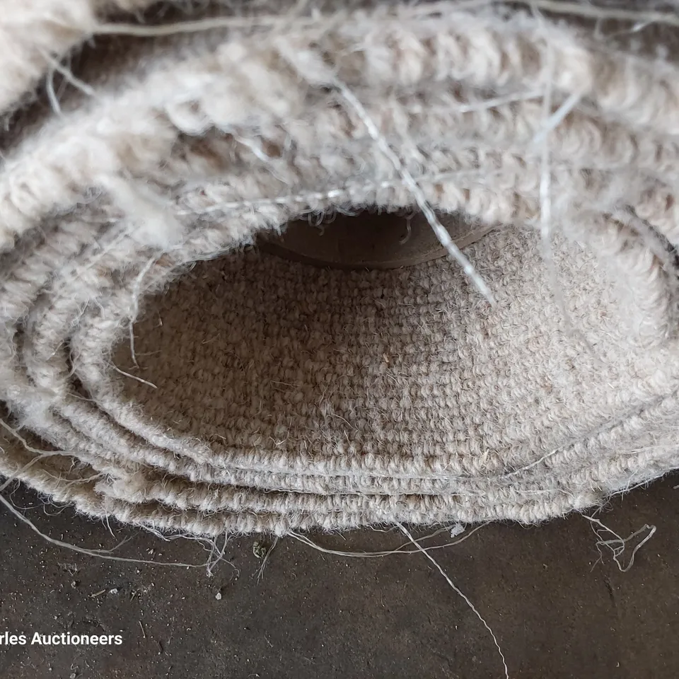 ROLL OF QUALITY BREEDS LOOP COTTON CARPET APPROXIMATELY 5M × 2.41M