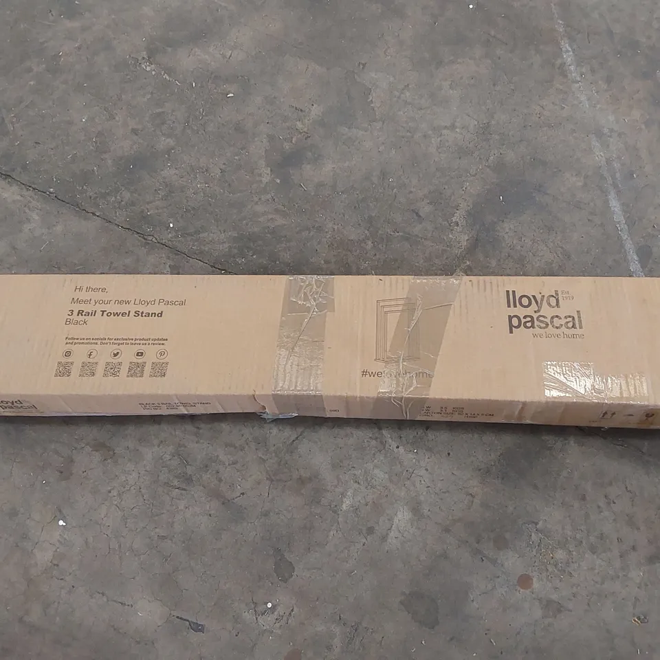 BOXED FREESTANDING TOWEL STAND (1 BOX)