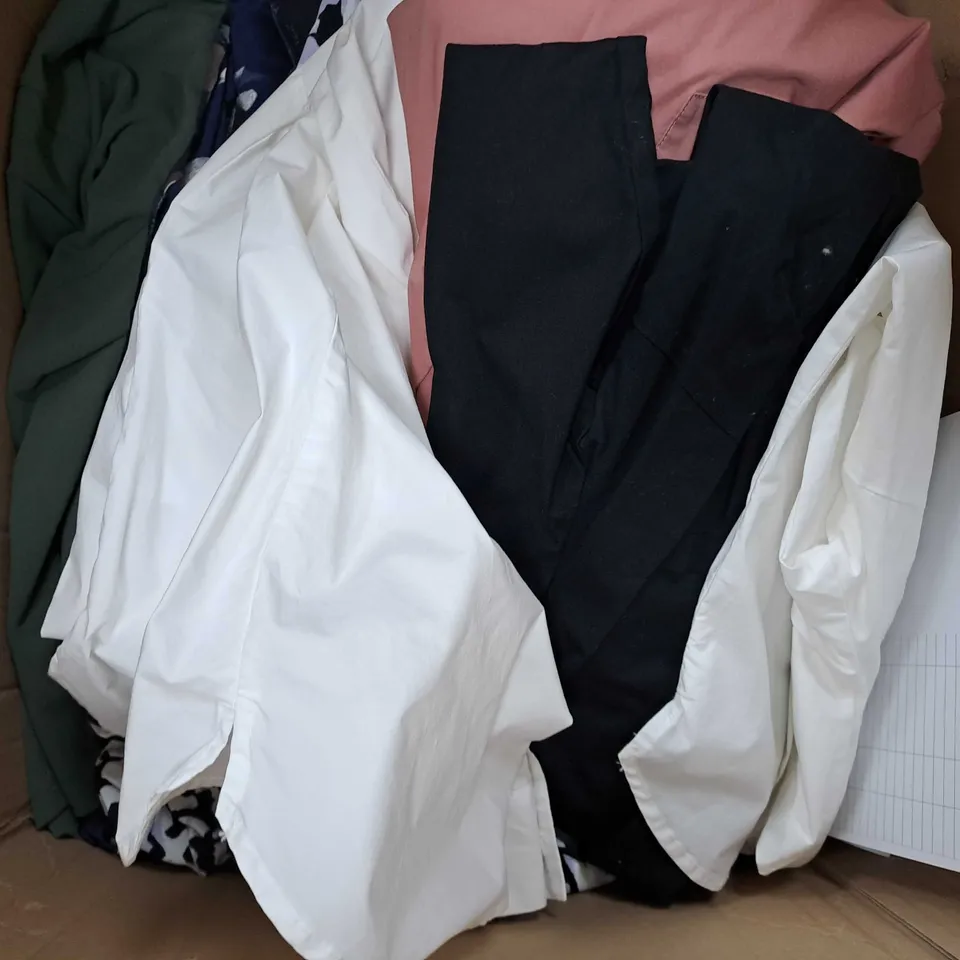BOX OF APPROXIMATELY 10 ASSORTED CLOTHING ITEMS TO INCLUDE - DRESS , BLOUSE , SHIRT ETC