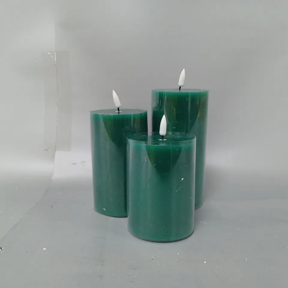 BOXED HOME REFLECTIONS RECHARGEABLE LED CANDLES IN GREEN 
