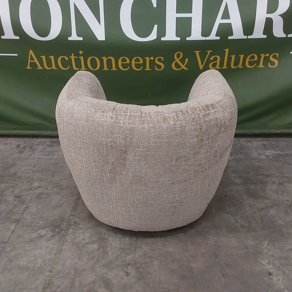 QUALITY DESIGNER ROCHE SWIVEL CHAIR IN OMBRE FABRIC - BEIGE 