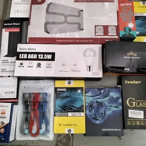 BOX TO CONTAIN LARGE AMOUNT OF MIXED ELECTRICAL ITEMS, ACCESSORIES ETC