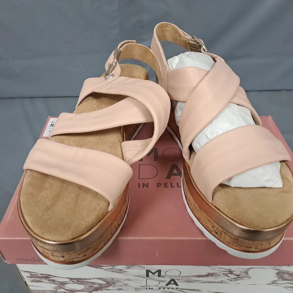 BOXED MODA IN PELLE LEATHER SANDALS IN CAMEO - SIZE 39