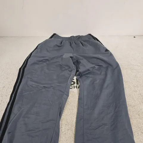 ADIDAS TRACK PANTS β GREY WITH BLACK SIDE STRIPES - M