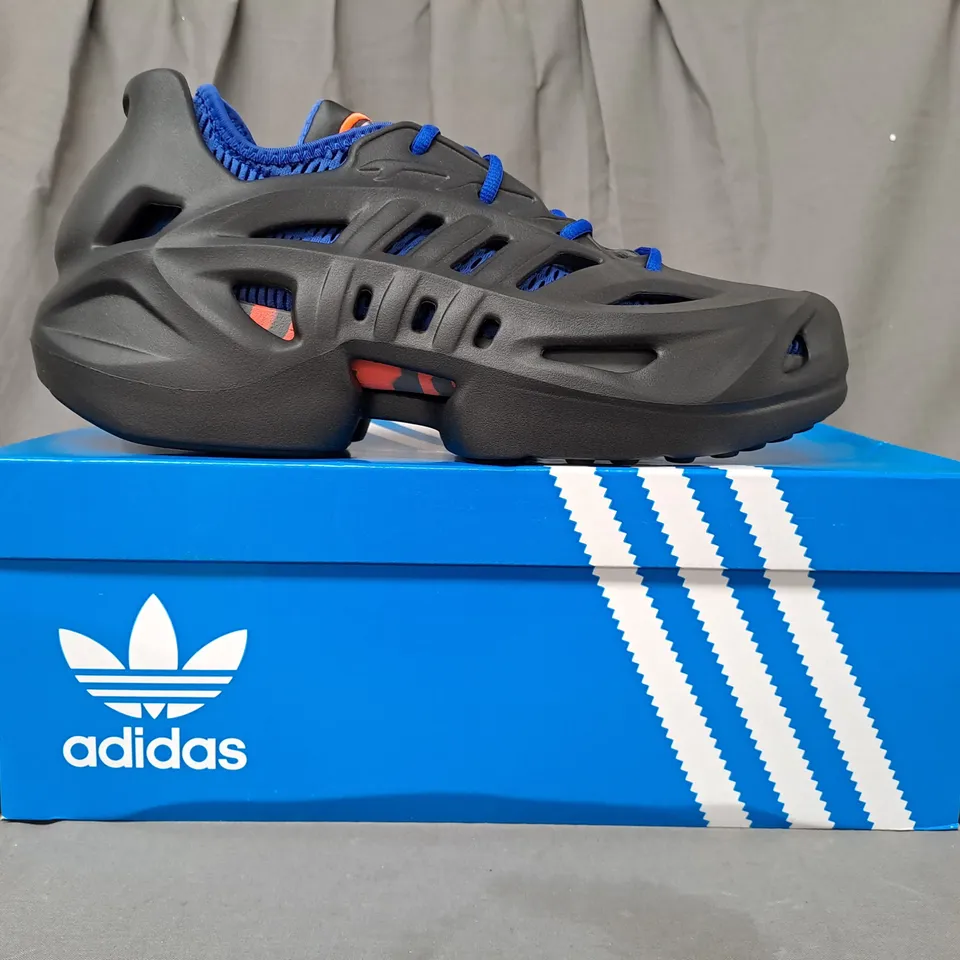 BOXED PAIR OF ADIDAS ADIFOM CLIMACOOL SHOES IN BLACK/BLUE UK SIZE 10